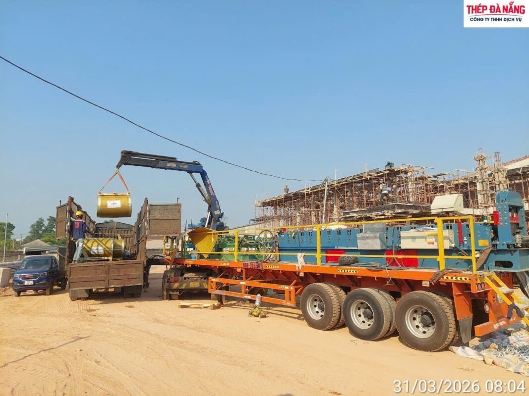 %NHÀ THẦU THI CÔNG CƠ KHÍ , TÔN MÁI VÀ BAO CHE %